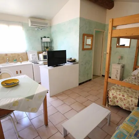 Holiday home 0163 Mas De Font 12p. Venejan, Gard *