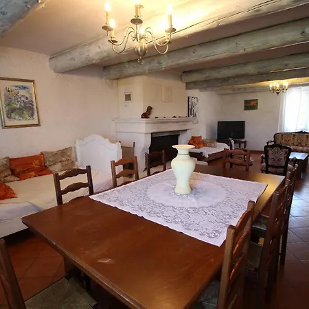 Holiday home 0163 Mas De Font 12p. Venejan, Gard